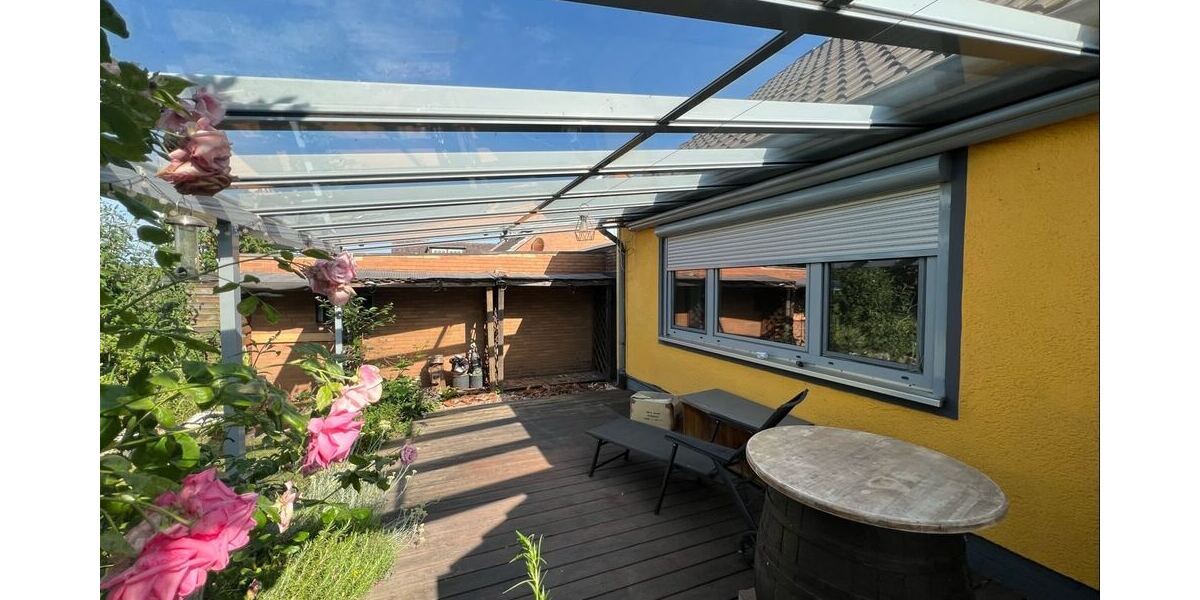 ... Zugang auf die überdachte Terrasse