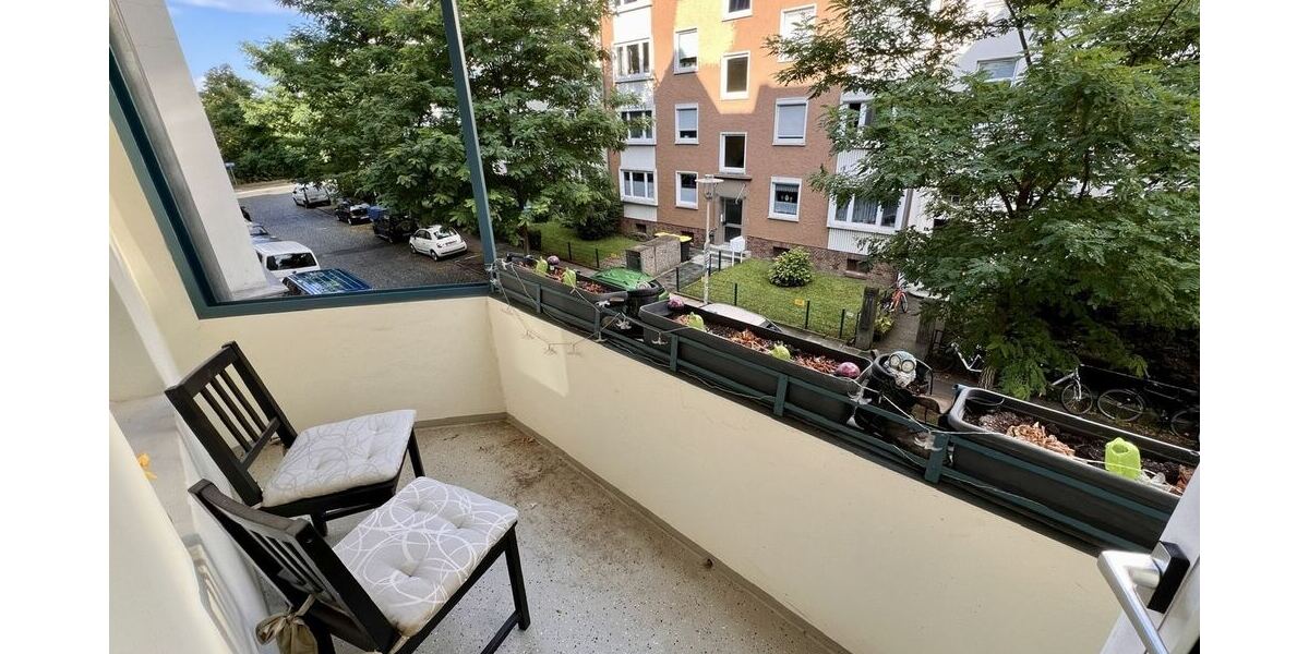 Balkon zur Straßenseite