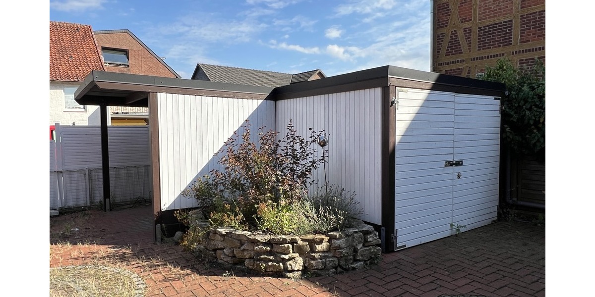 Carport und Abstellschuppen