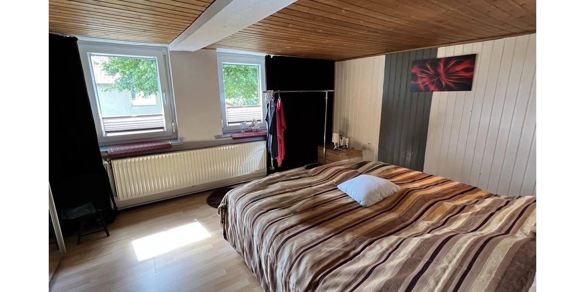 eines der Schlafzimmer im Haupthaus